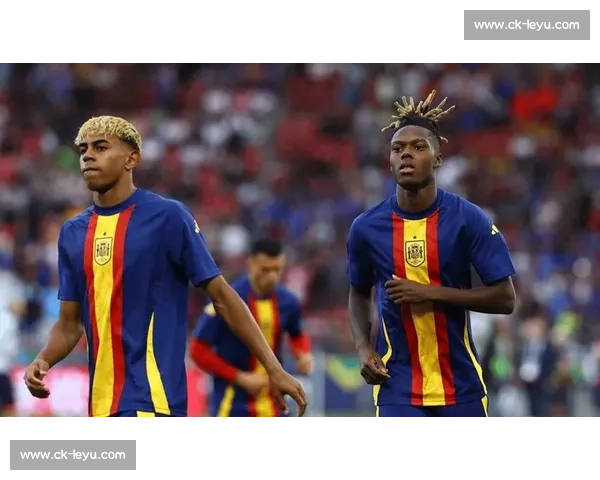 尼科 - 威廉姆斯：6200 万解约金 + 场均 8.4 次过人！巴萨新猎物引爆边路革命