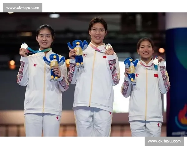 穆文喆逆转夺冠！中国队夏洛特站跆拳道大奖赛 1 金 1 银收官