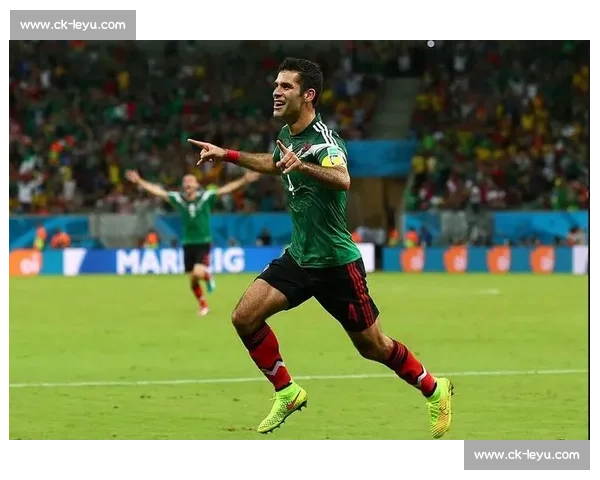 达赫迪斯里兰卡表演赛惊现神级一杆！传奇老将再现教科书级花式击球