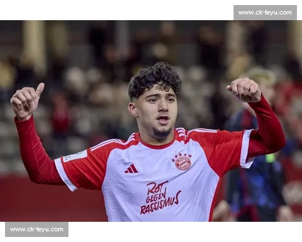 罗马诺：拜仁本周将提新报价追尼科 - 威廉斯，球员未拒绝但仍首选巴萨