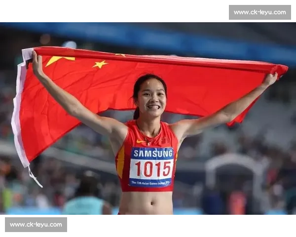 韦永丽青岛站逆风突围 半决赛 11.85 秒强势晋级决赛