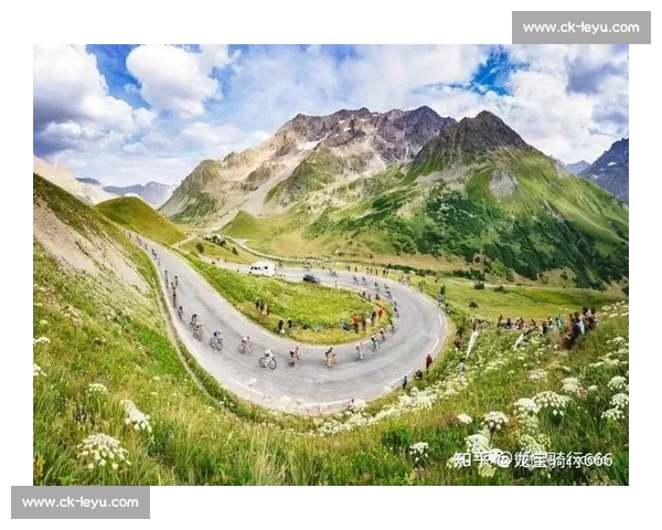 普定县第四届山地自行车越野赛激情开赛 雨露部落露营节同步启幕