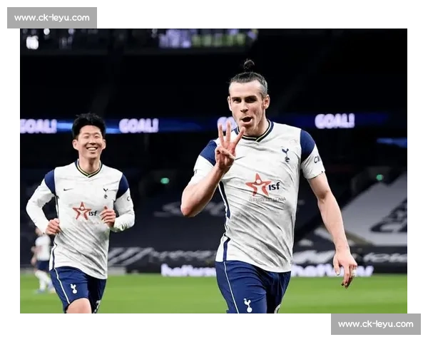 谢菲联 600 万英镑求购热刺新星菲利普斯 英冠劲旅瞄准潜力中卫