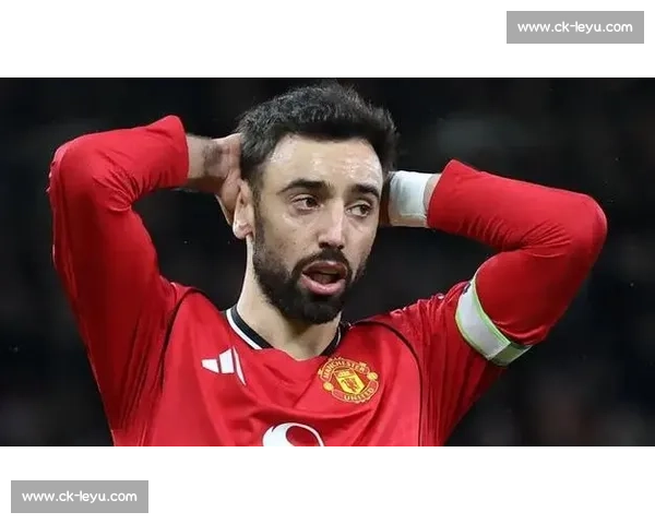 曼联名宿保罗 - 因斯醉驾揽胜撞隔离带：昔日铁血队长沦为酒驾反面教材