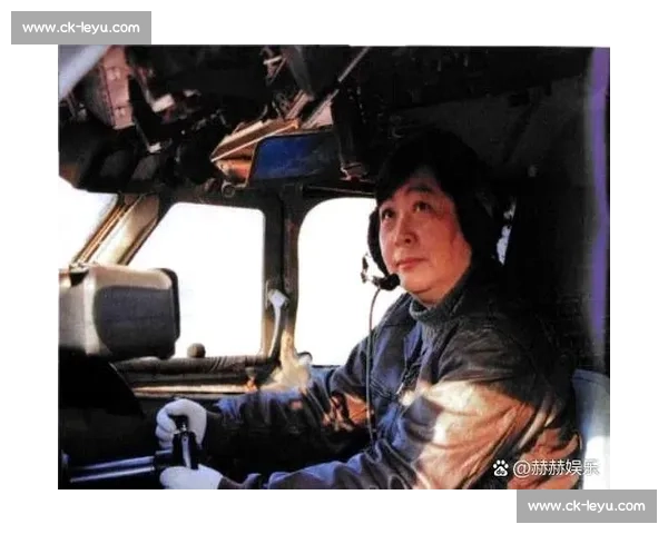 空中飞车惊魂：道具失控倾斜，女演员绝境呼救