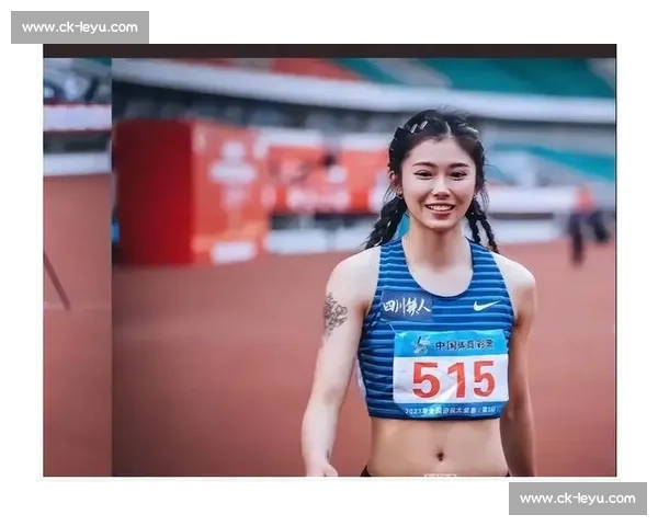 吴艳妮：赛场狂飙破纪录，场外甜飒展豹系魅力